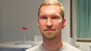 Kristian Svensson trivs på jobbet och vill påpeka att det även finns fungerande daghem i regionerna, även om det också finns problem. Kristian Svensson.