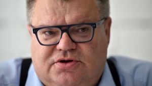 Viktor Babariko anses vara ett alternativ till Lukasjenko som Ryssland gärna skulle acceptera. Här en arkivbild på Babariko från juni 2020, strax innan han greps. Viktor Babariko anses vara ett alternativ till Lukasjenko som Ryssland gärna skulle acceptera. Här en arkivbild på Babariko från juni 2020, strax innan han greps.