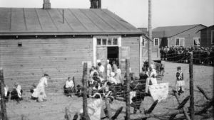 Fångläger under inbördeskriget Kvinnliga röda fångar på ett fångläger i Tammerfors, 1918