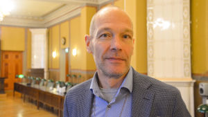 Målet med reformen är bra men är det här det bästa sättet att uppnå det på? funderar Rikard Lindström. En man.