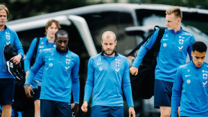 Glen Kamara och Teemu Pukki på väg till en landslagsträning. Huuhkajat, Helsinki, 02.09.2019