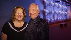 Saskia Boddeke och Peter Greenaway Die Kuratoren Saskia Boddeke und Peter Greenaway in der Ausstellung Gehorsam