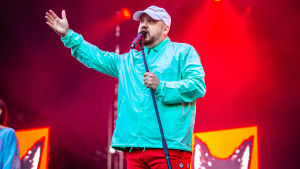 Pyhimys piti Provinssin yleisön tiukasti otteessaan. Pyhimys Provinssissa.