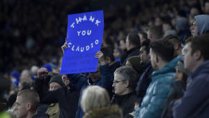 Leicesters fans hyllade Claudio Ranieri. Leicesters fans hyllade Claudio Ranieri.
