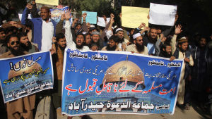 I Pakistan har demonstrationer mot Trumps beslut hållits redan tidigare Demonstration i Pakistan mot Trumps beslut att erkänna Jerusalem som Israels huvudstad