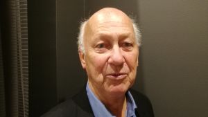 Håkan Kjellin har skrivit boken Rosens knopp är näktergalens hjärta. Håkan Kjellin har skrivit boken Rosens knopp är näktergalens hjälrta. 2017.