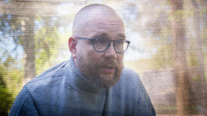 Puro ei ole huomannut ryhmässä trollausta tai muutenkaan huonoa käytöstä. Jukka-Pekka Puro katsoo kameran ohi ja puhuu
