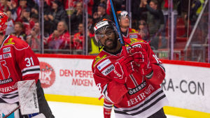 Daniel Muzito Bagendas Örebro möter Frölunda. Ishockeyspelaren Daniel Muzito Bagenda