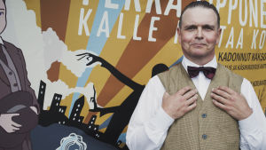 Nestori Välitalo on näyttellyt Pekka Lipposta kolmena kesänä ja näyttelee jatkossakin. Kesällä 2017 Rantasalmella tehtiin esitys nimeltä Kadonnut kaksoisolento Kuvassa näyttelijä, joka esittää Pekka Lipposta.