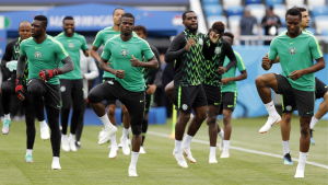 Nigeria måste lyfta nivån på sitt spel jämfört med öppningsmatchen mot Kroatien. Nigeria tränar inför VM
