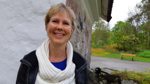 Ungdomsarbetsledare Birgitta Udd har kontaktats av en del unga som är oroliga för att skriftskollägret inte blir roligt det här året eftersom det inte ordnas övernattningsläger. Andra ungdomar är glada över att det enbart arrangeras dagsläger. Birgitta Udd.