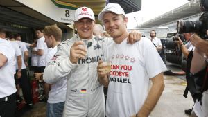 Schumacher och Rosberg var stallkamrater i tre säsonger. Schumacher och Rosberg skålar