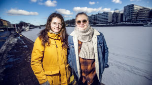 Elin Hägglund och Anna Björklöf ska gifta sig i sommar. Men om festen blir som de har tänkt sig är oklart. Elin Hägglund och Anna Björklöf.