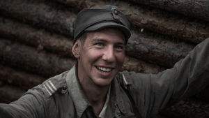 Aku Hirviniemi som Hietanen. Aku Hirviniemi som Hietanen i Okänd Soldat
