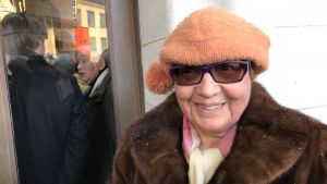 Terttu Loimalahti-Hagström var ute i god tid och köade redan innan dörrarna öppnades till Grand Hotel i Stockholm. Porträttbild på Terttu Loimalahti-Hagström.