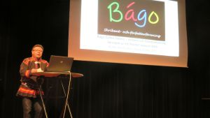 Nils-Henrik Sikku presenterar Bágo på Umeå LittFest Nils-Henrik Sikku presenterar den samiska skribent- och författarföreningen Bágo