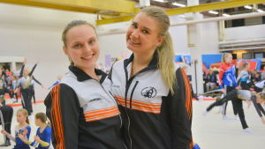 Josefin Ekman och Amanda Hämäläinen är tränare inom föreningen Vasa Redskapsfantaster. Josefin Ekman och Amanda Hämäläinen är tränare inom föreningen Vasa Redskapsfantaster.