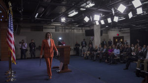 Nancy Pelosi är känd som en framgångsrik och viljestark taktiker i representanthuset där hon har suttit sedan år 1987 Nancy Pelosi är känd som en framgångsrik och viljestark taktiker i representanthuset där hon har suttit sedan år 1987