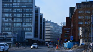 Kontor, högskolor och bostäder samsas ligger tätt i Kuppis. Lemminkäinengatan i Åbo med nybyggda bostadshus.