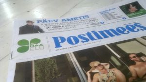 Tidningen Postimees - i övre vänstra hörnet skriver de om Marti Kuusiks rekordkorta tid som minister. Den estniska dagstidningen Postimees.