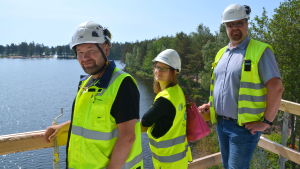 Ari Lonka, Taija Paju och Kalle Rentto njuter av utsikten Kalle Rentto, Taija Paju och Ari Lonka.