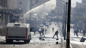 Sammandrabbningar har redan förekommit mellan palestinier och israelisk militär Sammadrabbningar mellan palestinier och israelisk militär