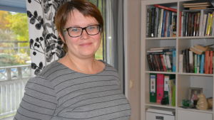 Hanna West. Hanna West är mamma till en tonåring med ADHD. Hon är också aktiv i Vasanejdens ADHD-förening.