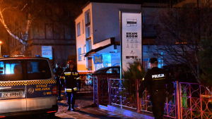 Den ödesdigra branden inträffade i Koszalin i Polen den 4 januari. Polisen säkrade platsen där fem tonåringar miste livet i en brand som bröt ut under ett så kallat rymningsspel i Koszalin i Polen den 4 januari.