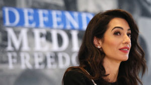 Maria Ressas advokat Amal Clooney anser att domen hotar tryck- och yttrandefriheten i Filippinerna. Maria Ressas advokat Amal Clooney anser att domen hotar press- och yttrandefriheten i Filippinerna.
