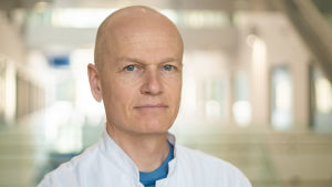 Stepani Bendel är avdelningsöverläkare vid Kuopio universitetssjukhus. Porträtt på överläkare Stepani Bendel.