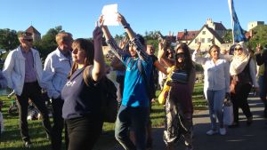 Promuslimsk motdemonstration mot Åkesson. Promuslimsk motdemonstration mot Åkesson.