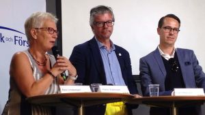 Finlands Carl Haglund frågade sina politikervänner i Sverige vad USA-avtalet egentligen innebär. Finlands Carl Haglund frågade sina politikervänner i Sverige vad USA-avtalet egentligen innebär.