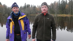 Carl-Gustav "Cagu" Eriksson och Sixten Lund är inbitna paddlareu Carl-Gustav "Cagu" Eriksson och Sixten Lund på väg ut på höstpaddling i skärgården