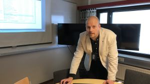 Gemene man förstår inte hur stort narkotikaproblemet är på Åland. Det säger kommisarie Rasmus Friman Gemene man förstår inte hur stort narkotikaproblemet är på Åland. Det säger kommisarie Rasmus Friman