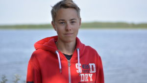 Wincent Werner fungerar som instruktör på ESS:s grundkurser för nybörjare i segling. Porträttbild på Wincent Werner.