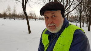 Städaren Aleksandr Jefimov ser dagligen mängder av otäckt skräp. Städaren Aleksandr Jefimov ser dagligen mängder av otäckt skräp.