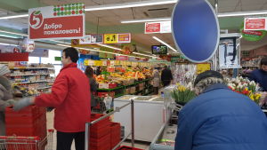 I en vanlig butik är utbudet av kemikaliefria varor dåligt. I en vanlig butik är utbudet av kemikaliefria varor dåligt