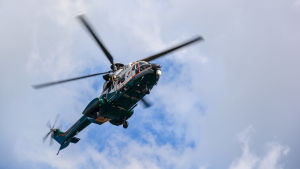 Sjöbevakningen har ofta fått rycka ut på uppdrag som gäller sjöskotrar. Ibland blir det att ta helikoptern. Arkivbild. Sjöräddningsövning med helikopter.