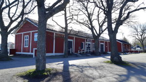 Här vill företagaren Iwan Harries etablera sig, i gamla Gnägget i Ekenäs. Bilden är från maj 2020. Ekenäs naturum.