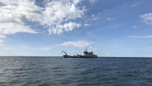 Arbetet leddes från försvarsmaktens oljebekämpningsfartyg Hylje. Marinens fartyg Hylje deltog i operationen.