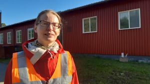 Enligt Katja Viitaniemi är det viktigt att veta vad som finns i avfallshögarna på gruvområdet och hur man kan hindra att miljöfarliga ämnen sprids ut i naturen. Katja Viitaniemi Korsnäsin kaivosalueella