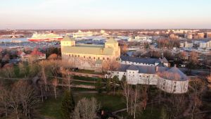 Bland annat Åbo slott välkomnar besökare under lördagen och söndagen. Turun linna ylhäältä