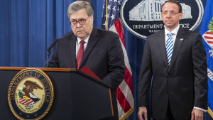 Justitieminister William Barr och vice justitieminister Rod Rosenstein höll presskonferens i samband med offentliggörandet av specialutredare Robert Muellers rapport 18.4.2019 Justitieminister William Barr och vice justitieminister Rod Rosenstein höll presskonferens i samband med offentliggörandet av specialutredare Robert Muellers rapport 18.4.2019