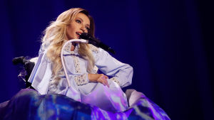 Julia Samojlova gick inte vidare till final. Julia Samojlova på Eurovisionssidan.