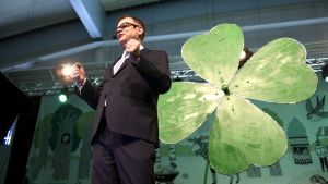 Juha Sipilä var i farten i Sotkamo. Juha Sipilä håller tal under Centerns partikongress i Sotkamo 2018.