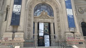 Inte ens konstmuséet Museo de bellas artes har besparats Demonstrationer i Santiago, Chile