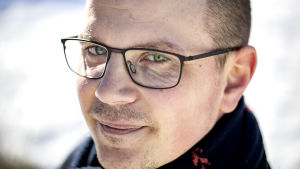Forskare Johnny Långstedt vid Åbo Akademi. Porträtt bild på Johnny Långstedt