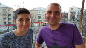Alina Chanbabaeva och Jevgen Streltsov vill inte flytta utomlands trots kriget i Ukraina.