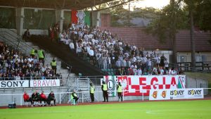 Finfrämmande på IP - Legia Warszawa. Legia Warszawas fans på besök på Åland 2017.