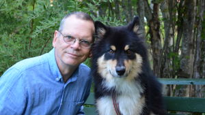 Per Jensen är professor i etologi och har studerat djurs känsloliv. Han tycker det är föga förvånande att djurs känsloliv är långt det samma som människans. per jensen